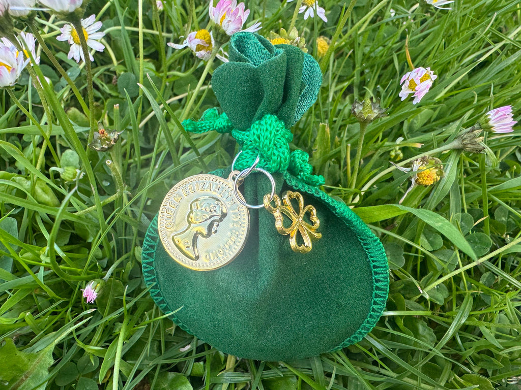Luck Mojo Bag | Charm Spell Talisman for Attracting luck, Wealth, Success, Opportunities (spray included)